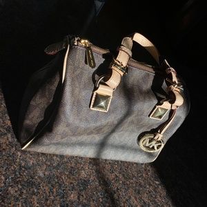 MICHEAL KORS MONOGRAM LOGO GRAYSON SATCHEL BAG